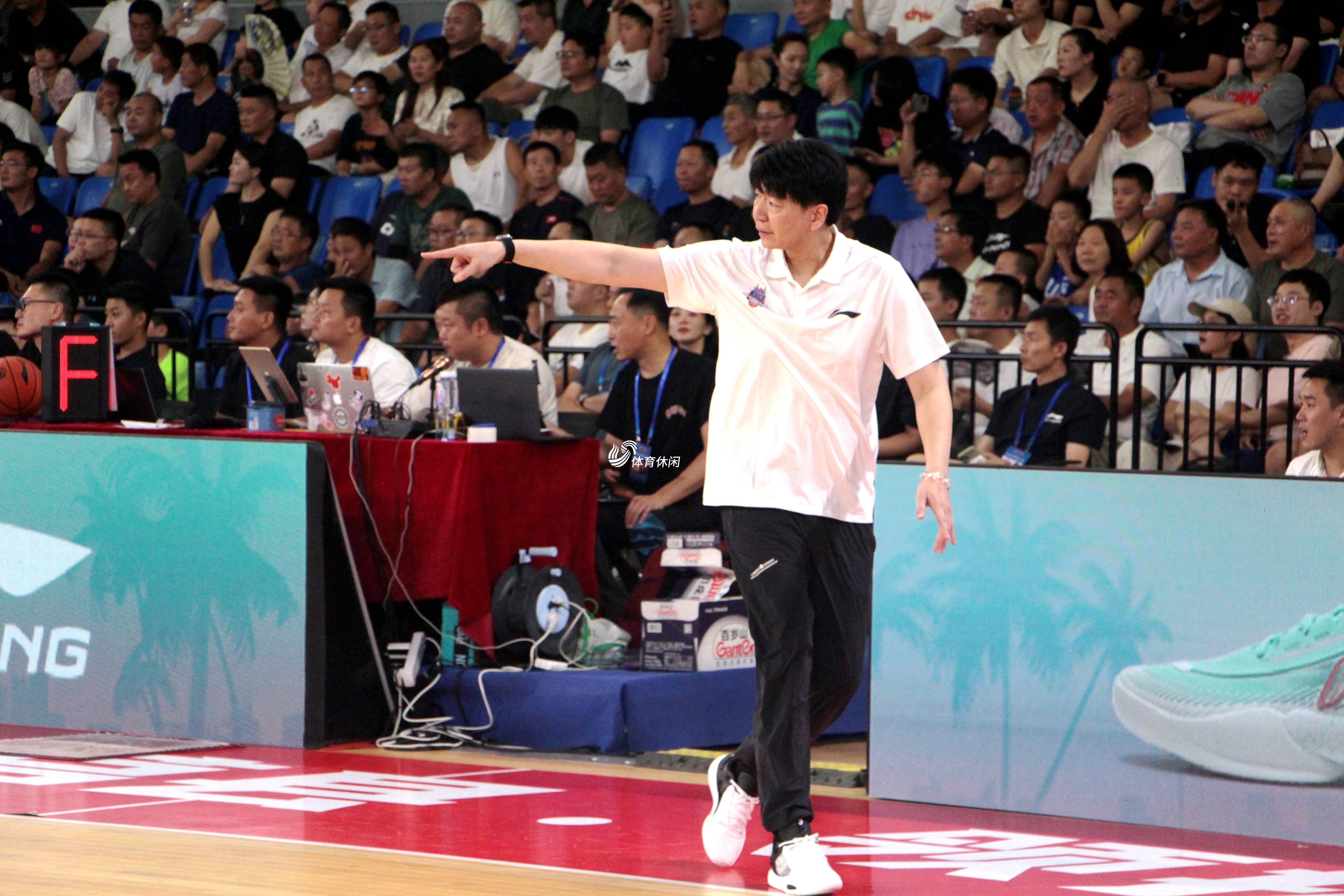 克里夫兰骑士关键时刻外线爆发，志在CBA季后赛名次提升，悬念犹存，资深球员宣示担当的简单介绍